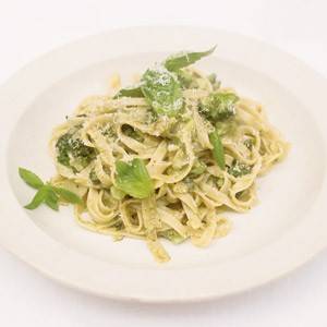 Jamie oliver tagliatelle met broccoli en pesto recept