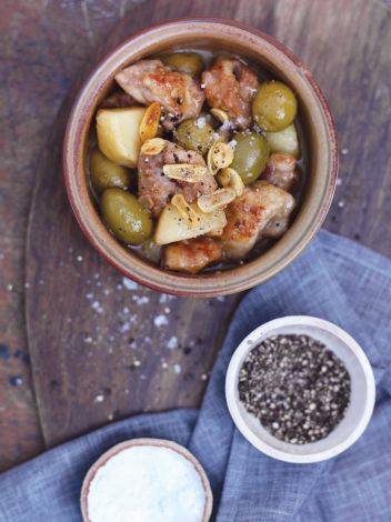 Kip met aardappelen, olijven & sherry recept