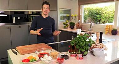 Recept 'zuiderse salade met geroosterde paprika en ...