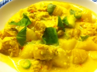Thaise curry van kip en kokosmelk recept