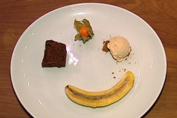 Geflambeerde banaan met een brownie en speculoosijs