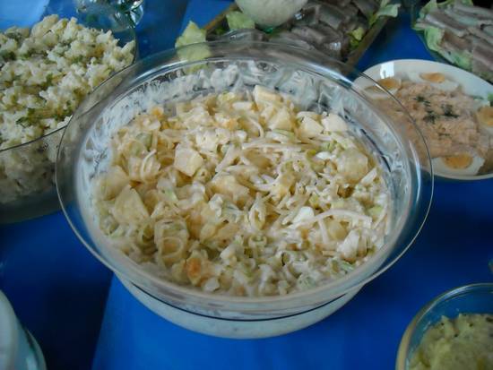 Schichtsalat of pastorensalat = salade in laagjes recept