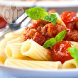 Pasta met tomaat en basilicum voor valentijnsdag recept