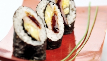 Sushi met varkensvlees en ei recept