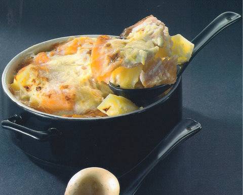 Leuke aardappelgratiën met zalm in kleine pannetjes recept ...