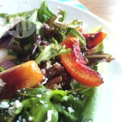 Salade met nectarines, pecannoten en feta recept