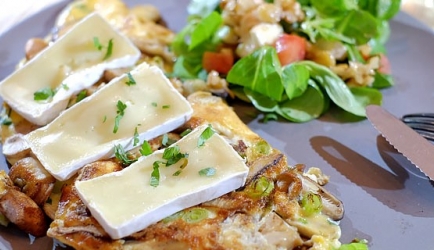 Gemengde paddenstoelen omelet met brie recept