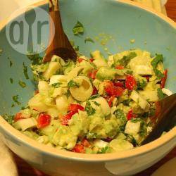 Salade met palmharten, avocado en ei recept