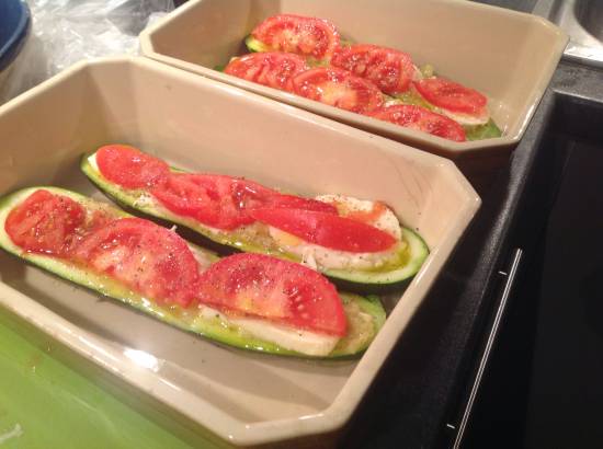 Courgette met mozarella, tomaat en knoflook uit de oven! recept ...