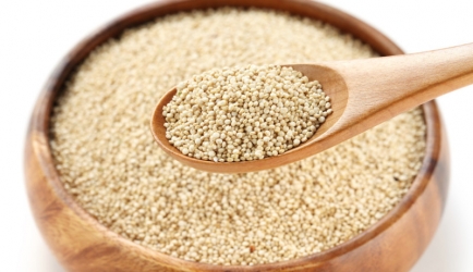 Supersalade met quinoa en kikkererwten recept