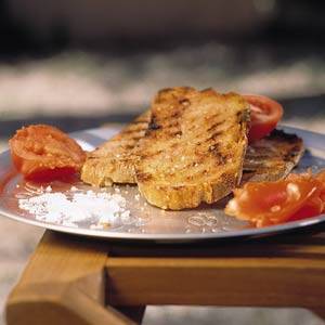 Tapa: catalaans knoflookbrood met tomaat recept