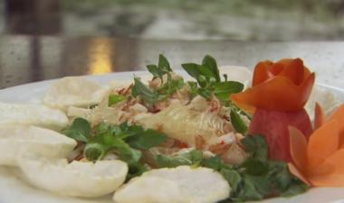 Recept 'salade van pomelo, inktvis en garnalen'