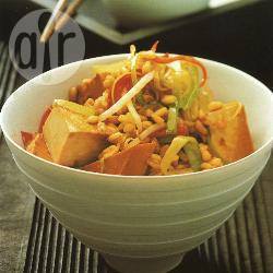 Tarwe en groenten uit de wok met gemarineerde tofu recept ...
