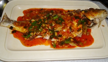 Gestoofde vis met sichuan hot bonensaus recept