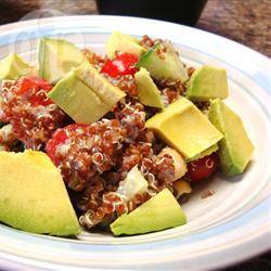 Rode quinoa en avocado salade recept