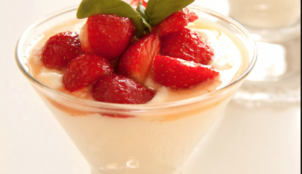 Aardbeien met limoncello en yoghurt recept