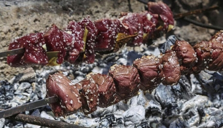 Barbecue tijd: espetada madeirense&comma; vleesspies ...