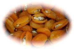 Abrikozen gevuld met kruidenkaas recept