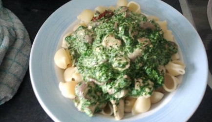 Pasta met kip,spinazie,champignons en boursin recept