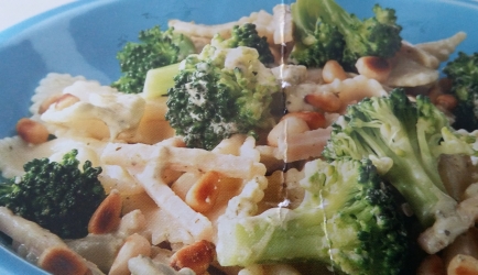 Pasta met broccoli en romige pestosaus recept