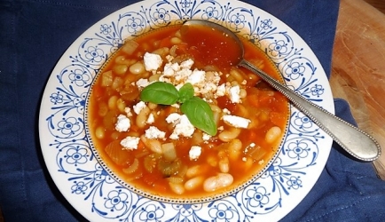 Traditionele griekse bonensoep (fasolada) recept
