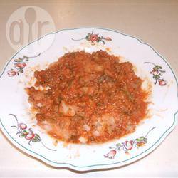 Tomatensaus met gehakt en sperziebonen recept