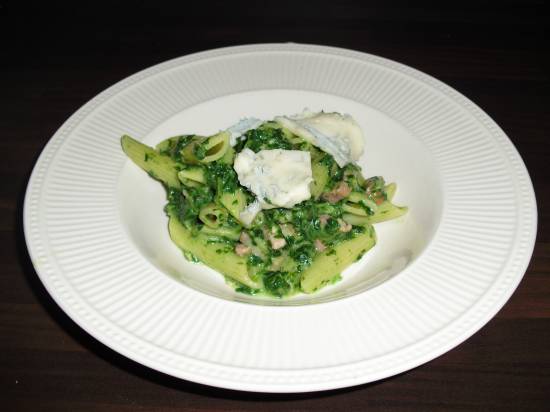 Pasta met spinazie en gorgonzola recept