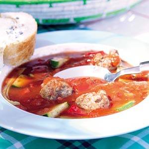 Tomatensoep met kruidenricottarepen recept