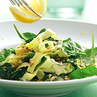 Tagliatelle met spinazie en citroen-roomsaus recept