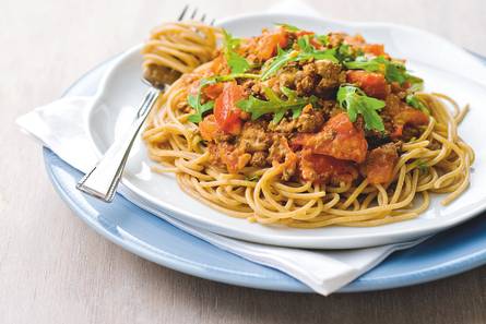 Spaghetti met tomatensaus en rucola