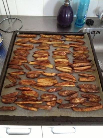 Zelfgemaakte knapperige ovenfriet aardappelen recept