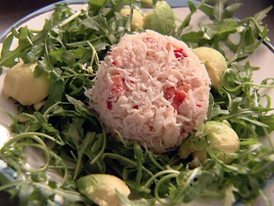 Zomerse salade met krab en avocado recept