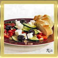 Griekse salade met geroosterde paprika recept
