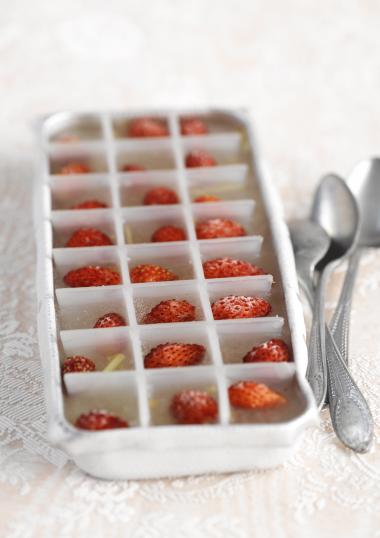 Recept 'ijsblokjes met aardbeien en citroengras'