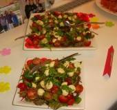 Salade met gemarineerde mozzarella en kerstomaten recept ...