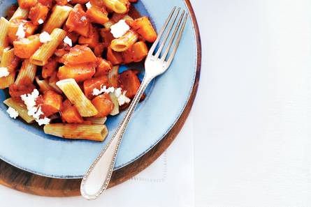 Tomatenpasta met zoete pompoen